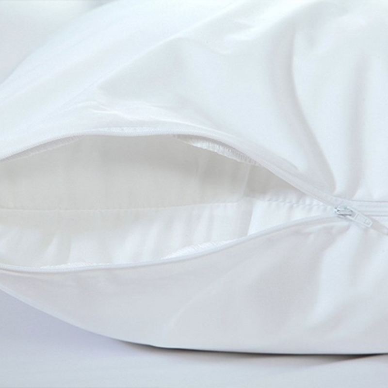 200TC Polycotton Plain White Zipped Jastuk Protector Hotel